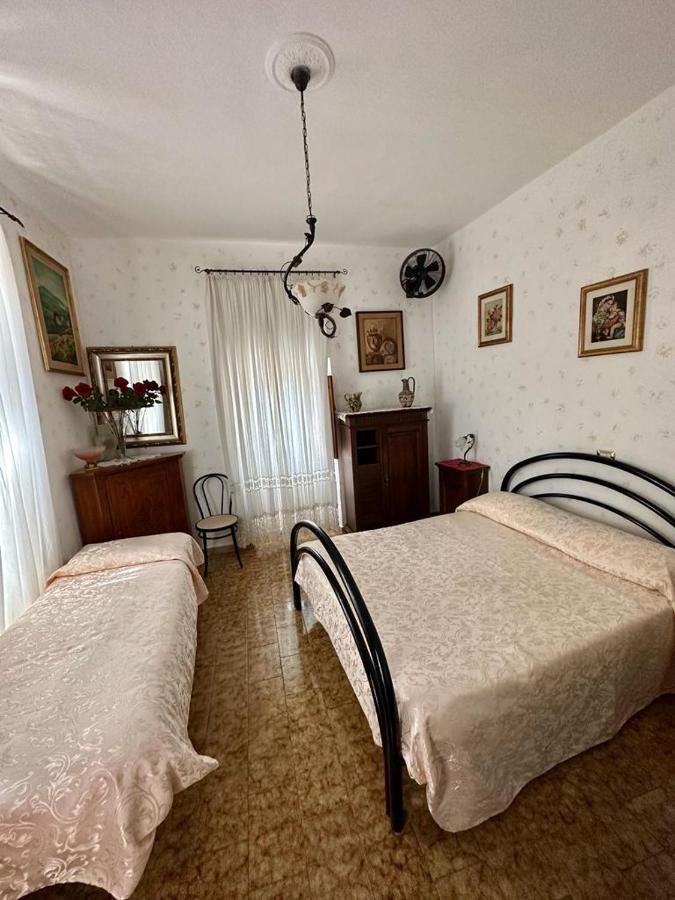 Pensione Italia Bolsena Camera foto