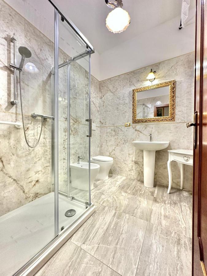 Pensione Italia Bolsena Esterno foto